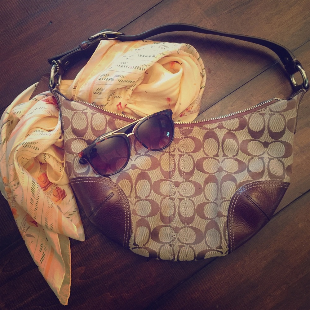 🌻Coach Signature CC Handbag🌻